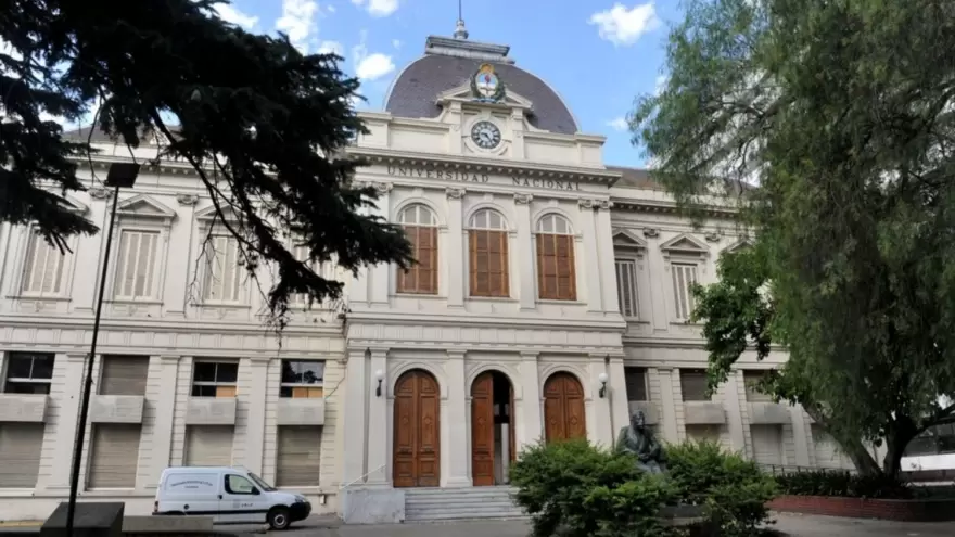 Vuelta a clases: Desde la UNLP adelantan que están “pensando en un sistema combinado, bimodal”