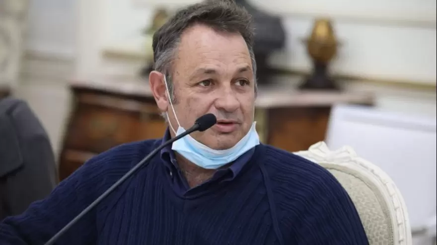 Para el senador Alejandro Cellillo, la campaña de vacunación “se politiza innecesariamente”