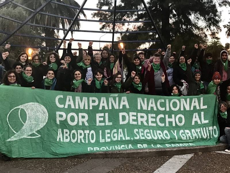 Impulsan campaña pro aborto: “No creo que un embrión sea vida”, dijo su referente Julia Constant