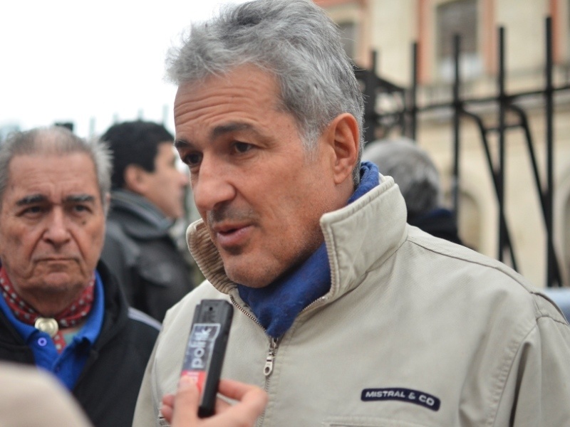 Ivo Cutzarida defiende a “Cacho” Castaña: “Creo que se les va la mano con las críticas”