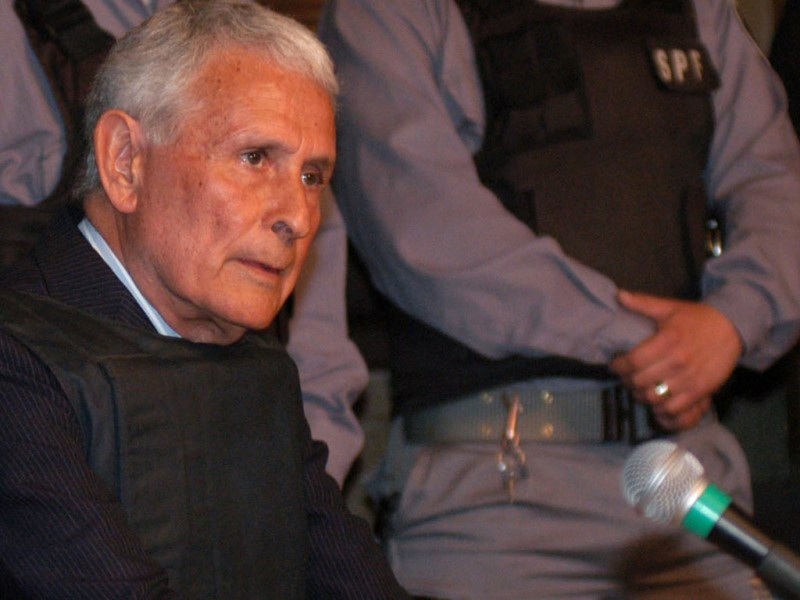 Lesa humanidad: Desde que asumió Mauricio Macri, 51 genocidas obtuvieron la prisión domiciliaria