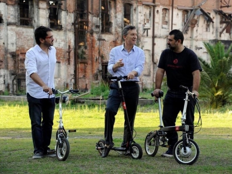 Más cargos increíbles: Mauricio Macri lanzó la dirección nacional de Movilidad Peatonal