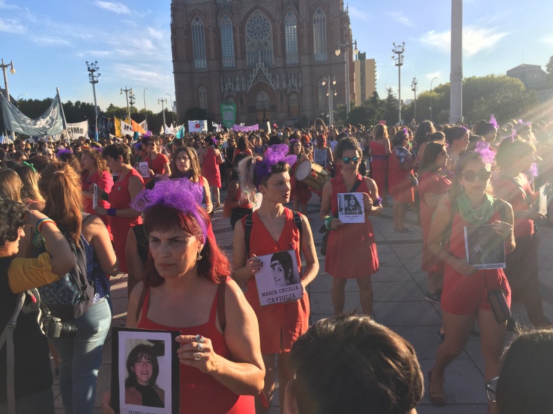 8M: La Plata se movilizó masivamente y se sumo al paro internacional de mujeres