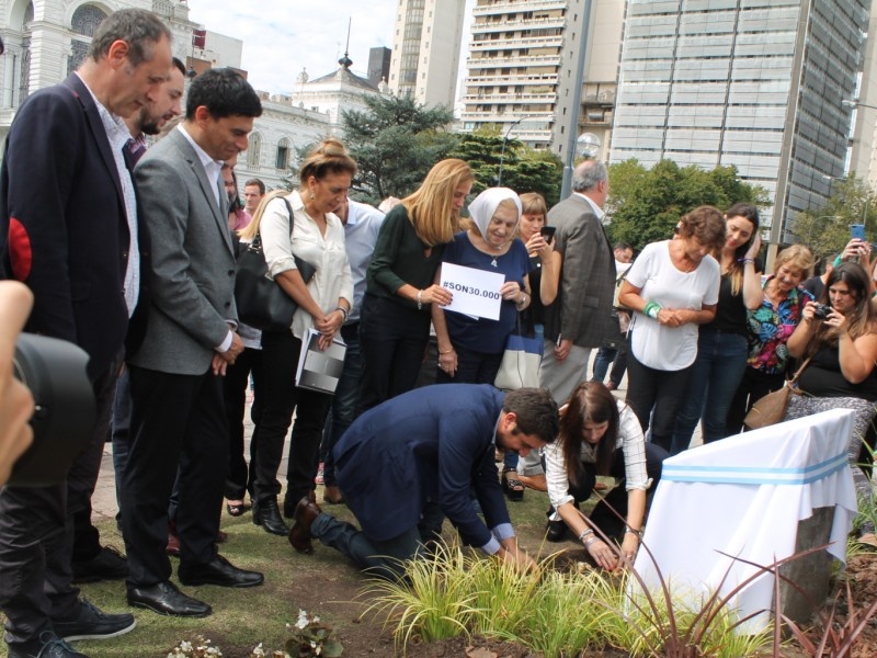 La Plata: El Concejo aprobó la creación del “Jardín de las Azucenas” en plaza Moreno
