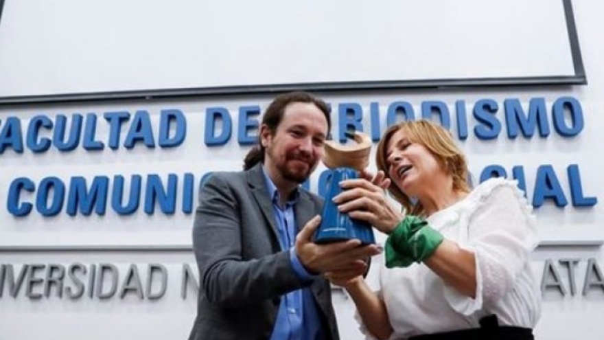 Pablo Iglesias recibió el premio Rodolfo Walsh: "Me avergüenzo cuando reivindican el imperio"