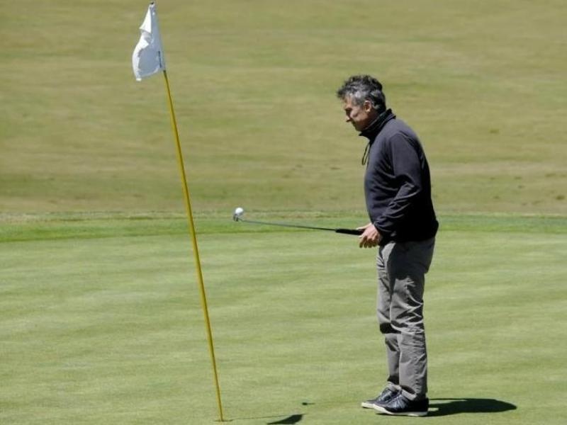 MDQ: Macri cambió de cancha de golf para evitar a los familiares de las víctimas del ARA San Juan