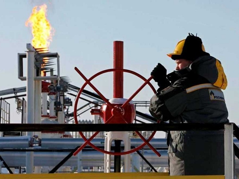 Preocupante: Cae la producción de petróleo y aumentan los costos de los combustibles