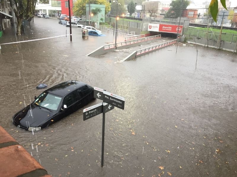 Morón inundado: Macri le prometió la continuidad de las obras a Vidal pero Tagliaferro hace agua