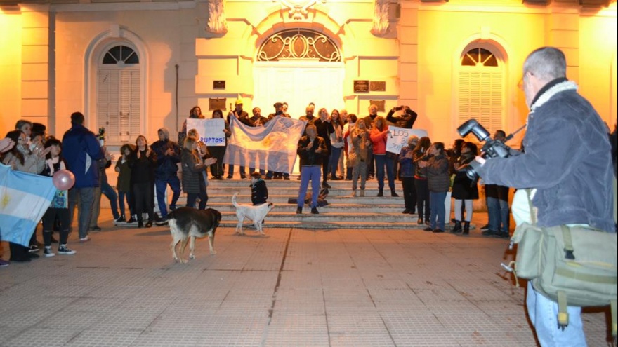Insólito: El intendente de Chacabuco organizó marcha contra la corrupción, pero después se arrepintió