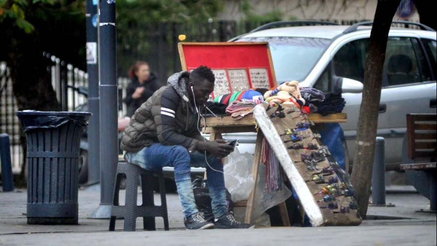 La gestión de Garro comenzó a discutir la regularización de la venta callejera