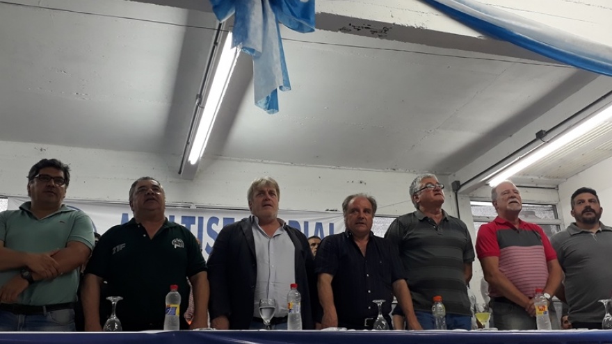 Con la ausencia de Pablo Moyano, se realizó el primer encuentro provincial 21F en el club Universal