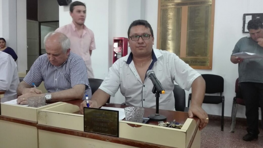 Acusado de “inmoral”, otro concejal de Massa se pasa al felipismo