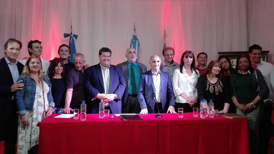 Ensenada: Asumieron las autoridades radicales y Salvador ratificó la alianza Cambiemos