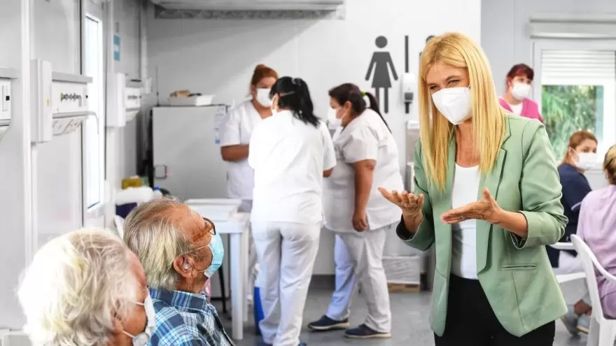 Verónica Magario: “Es una gran emoción poder vacunar a los mayores de 70 años”