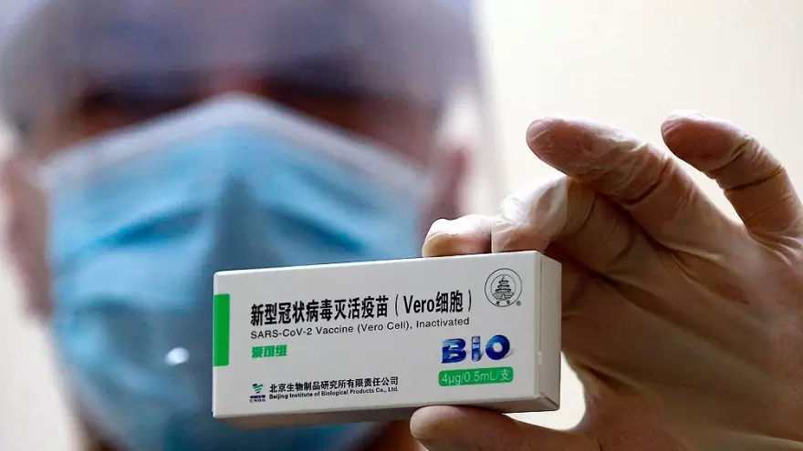 El gobierno pactó con Sinopharm la llegada de 3 millones de dosis