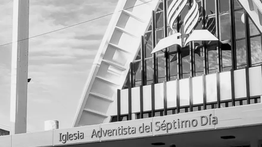 Denuncian a la Iglesia Adventista de Baradero por lavado de cerebro y destrucción de familias Denuncian a la Iglesia Adventista de Baradero por lavado de cerebro y destrucción de familias