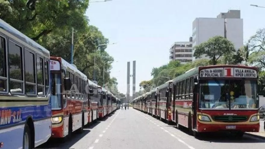 Tucumán: La UTA inició un paro por tiempo indeterminado con cortes en los accesos