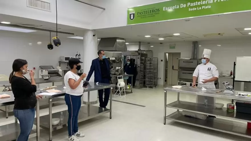 El Sindicato de Pasteleros lanzó un curso de cocina para referentes comunitarios