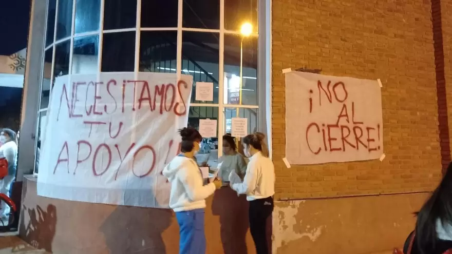 Cierra clínica en San Pedro: Setenta trabajadores quedan en la calle