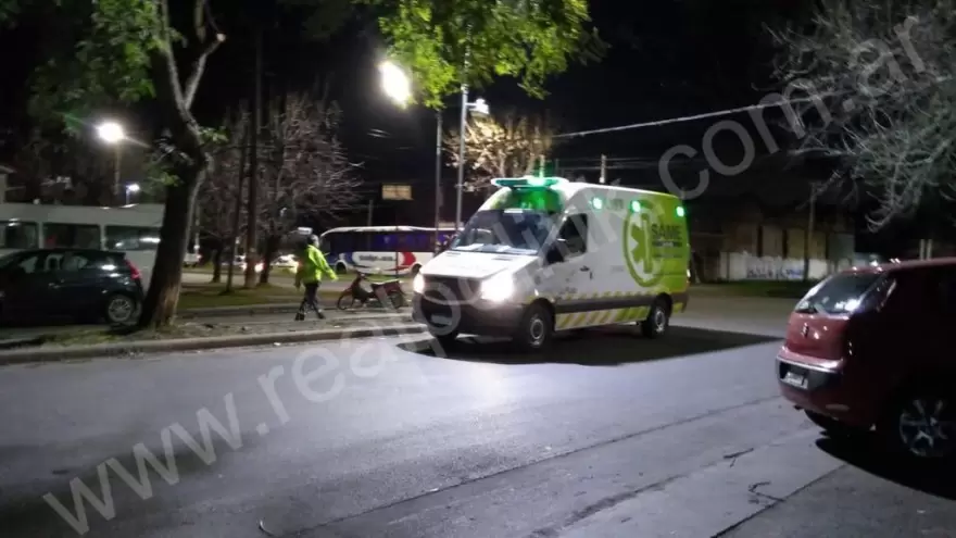 Se accidentó en la puerta del hospital de Gonnet, no lo quisieron atender y tuvieron que llamar al SAME