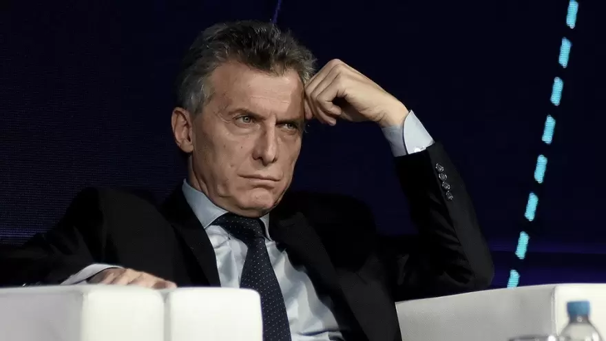 Tras estar varado en Zúrich, Macri regresa al país para atender su agenda judicial