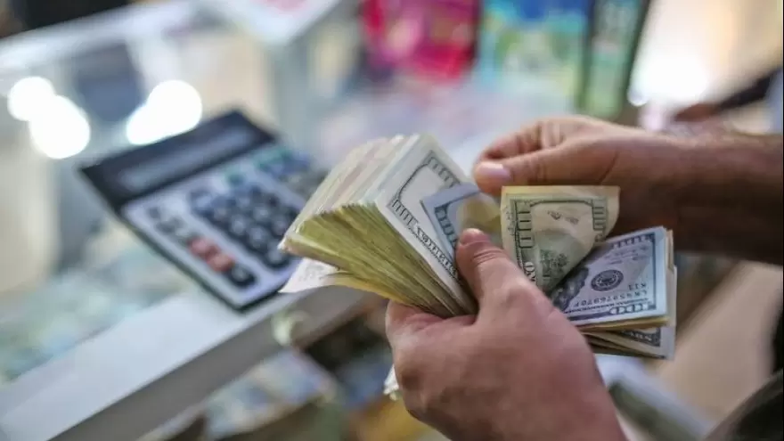 Economía: Advierten que “con un dólar a 250 pesos la situación social se rompe”