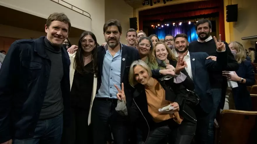 Contra la voluntad de Máximo, Kicillof transformó a Carlos Bianco en un ministro encubierto