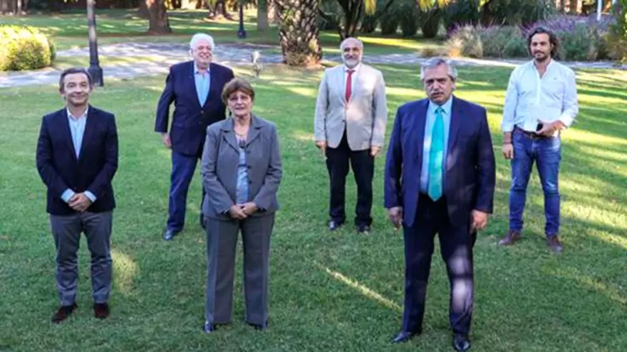 Asesor presidencial advierte que “si la gente no se vacuna, puede terminar en terapia intensiva”