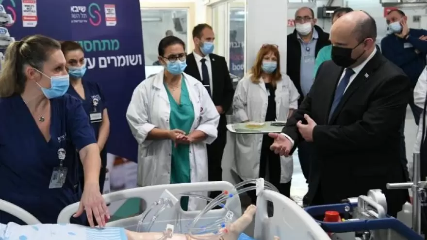 Israel: “La cuarta dosis de la vacuna quintuplica los anticuerpos”, aseguró el primer ministro Bennett