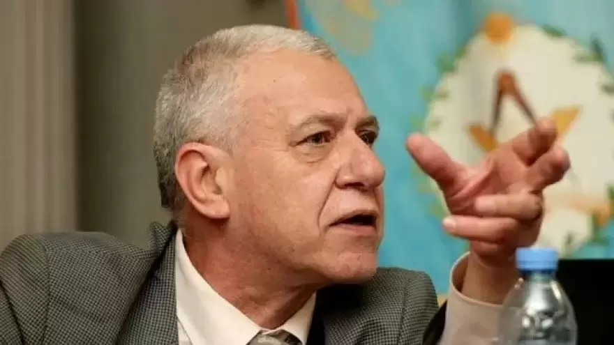 Carlos Campolongo: “Muchos referentes de la política actúan como descerebrados”