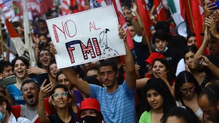 La izquierda marcha contra el acuerdo con el FMI: “Fernández denunció la estafa y ahora la paga”