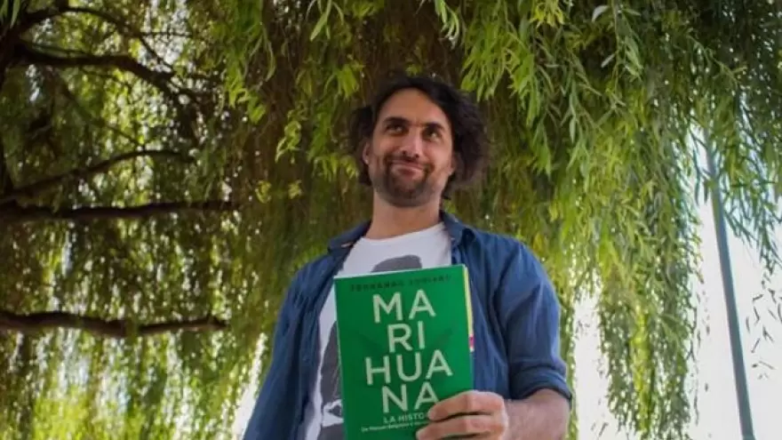 La Legislatura Porteña distinguió el libro “Marihuana, la historia” del periodista Fernando Soriano