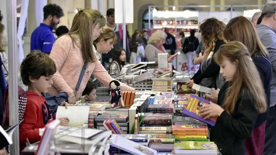 Con más de 250 editoriales, charlas y conferencias, vuelve la Feria del Libro a La Plata