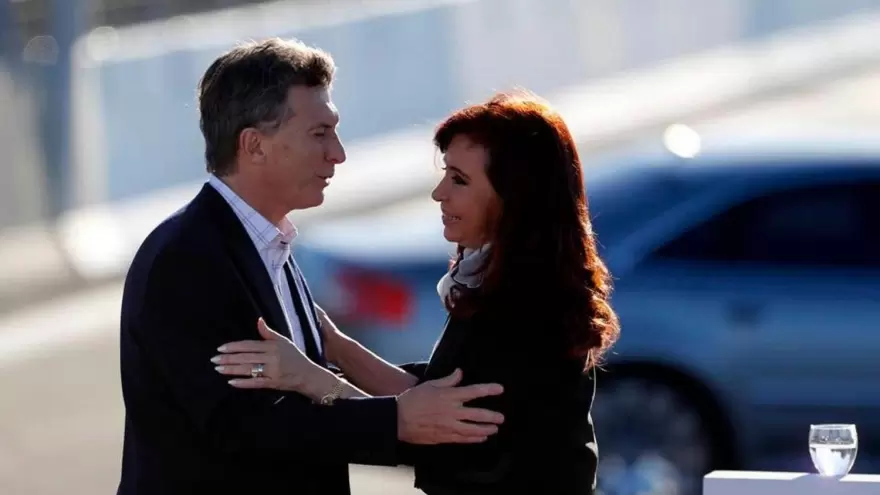 CFK y Macri son los favoritos para encabezar la fórmula presidencial en sus respectivos espacios