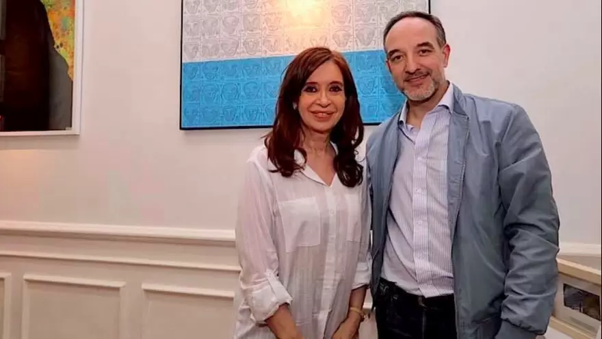 El senador K Martín Doñate ubicó en el estado a su hija y su cuñada con sueldos increíbles