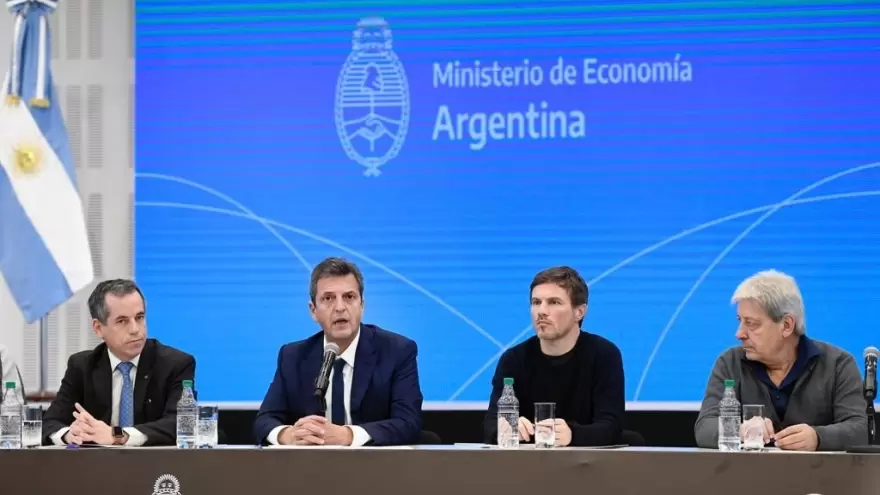 El gobierno nacional impulsa exportaciones automotrices en acuerdo con empresas y trabajadores