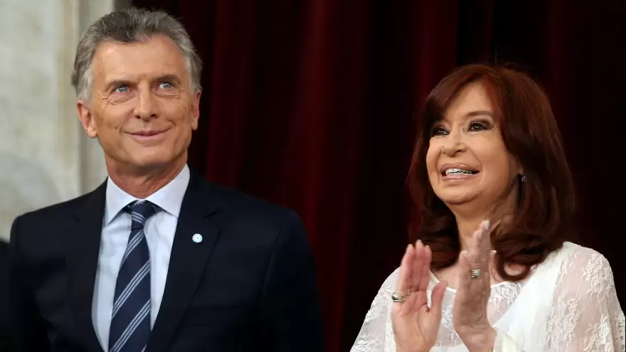 Las cabezas de Cristina y Macri, diferentes pero no tanto