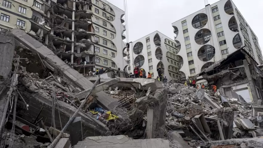 Terremoto en Turquía y Siria: “El derrumbe de edificios se calcula en más de 6 mil”