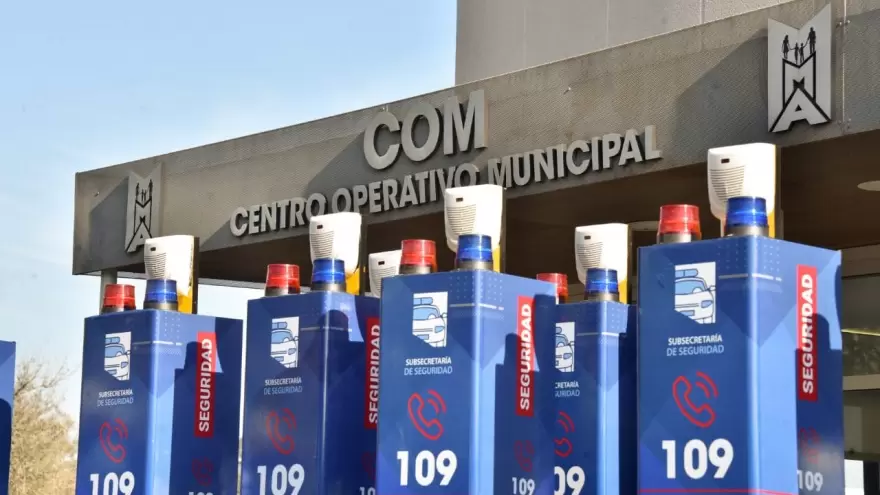 Se incorporaron 30 nuevos tótems de emergencia en Malvinas Argentinas