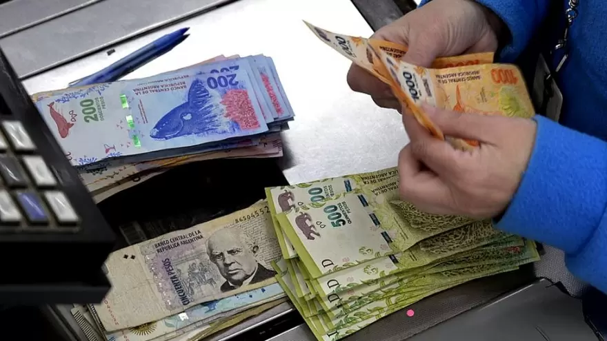 Una familia tipo necesitó 203 mil pesos en abril para no ser pobre: “Es una suba menor a la inflación”