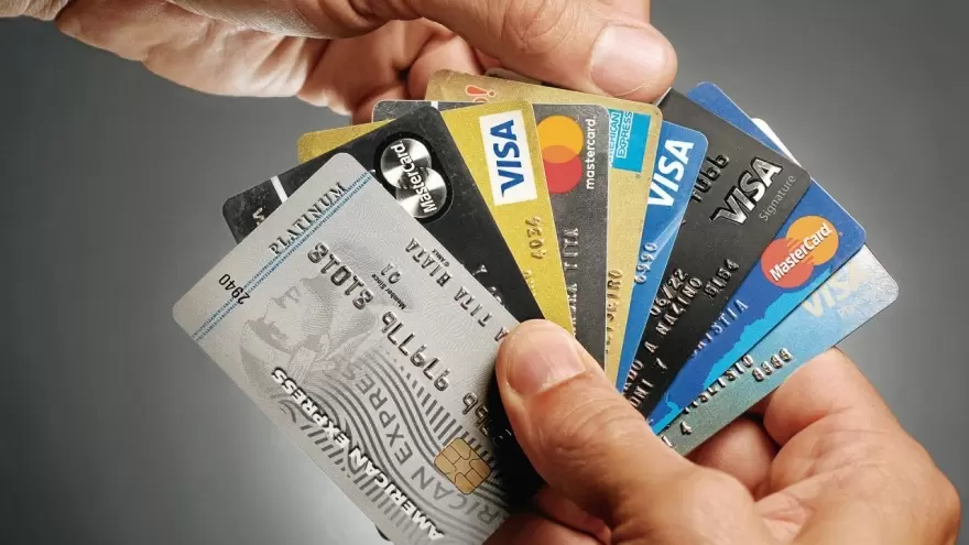 Ronda de expositores sobre la problemática en relación a la comercialización con tarjetas de crédito