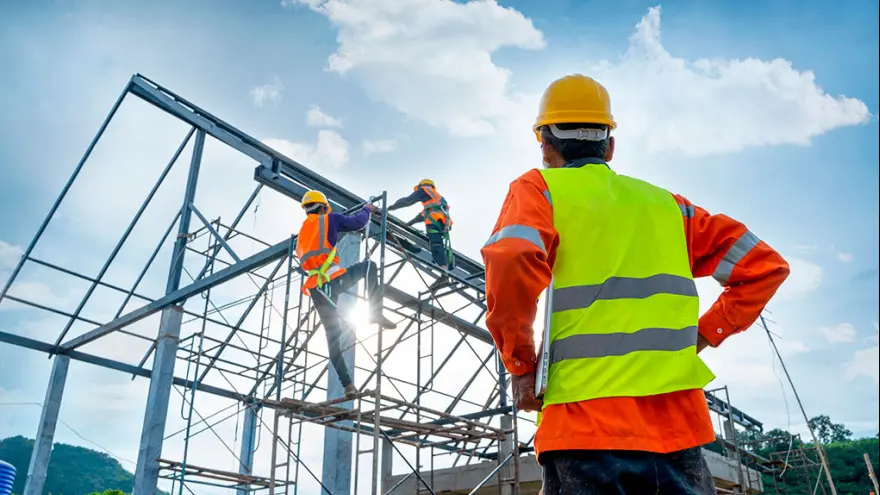 “El parate de la obra pública generó una migración interna de trabajadores de la construcción”