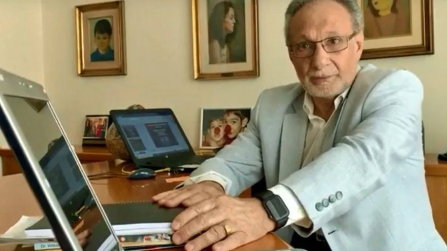 Es médico y estuvo detenido por antivacunas: “Advertir sobre sus efectos adversos me costó la cárcel"