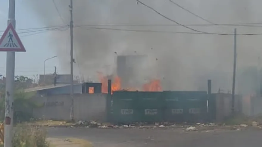 Mercado Central de Buenos Aires: Quema ilegal en un predio utilizado como basurero