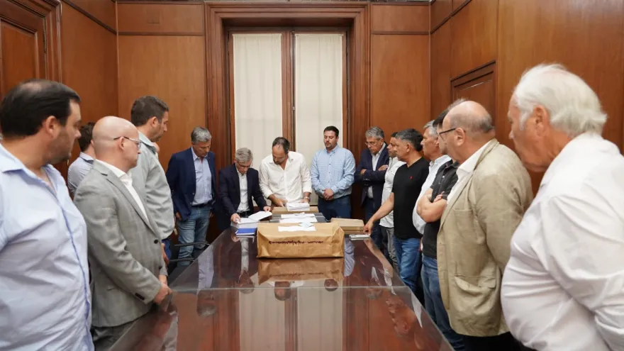 Licitación del transporte público en La Plata: Abrieron los sobres para definir el servicio por 12 años