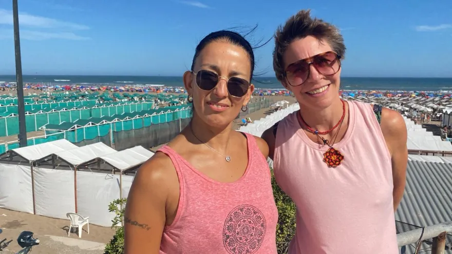 Balneario Poseidón de Necochea: “El yoga en la playa es un regalo para el cuerpo y el alma”