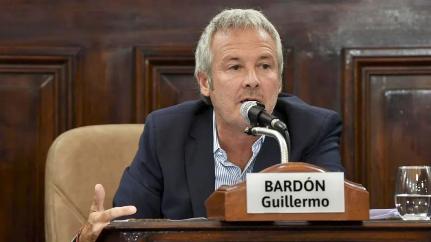 La Plata: "Se sostiene una ciudad maquillada con plazas en el centro y los barrios están destruidos”