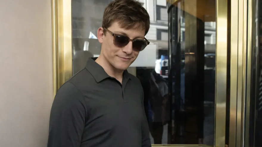 Por segunda vez en 2026, Alberto Weretilneck contrata a la consultora vinculada a Santiago Caputo