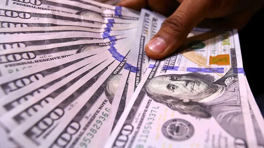 “El dólar barato sostiene la especulación y destruye el trabajo en Argentina”