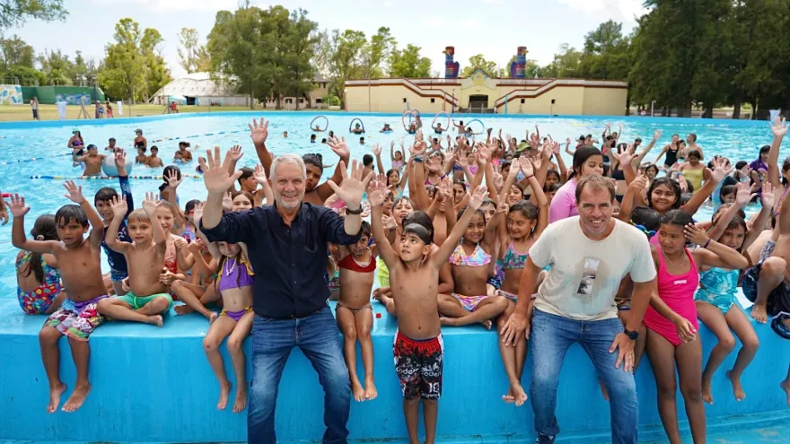 La Plata: Julio Alak recorrió la colonia de verano de la República de los Niños